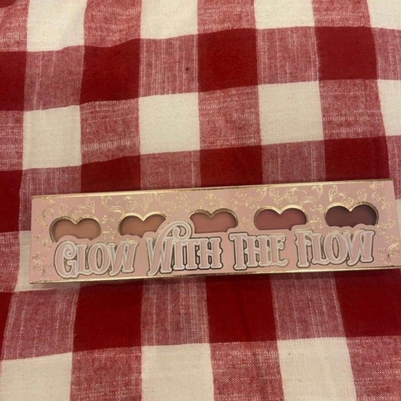 Plouise Glow with the Flow Spring Fling Cream Blush Palette 5 Colors P. Louise - Picture 6 of 8